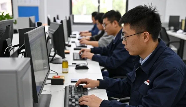 网站维护数字化发展与小程序开发应用分析